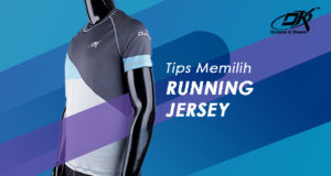 memilih running jersey